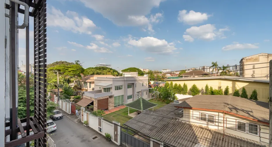 For sale studio condo in Phra Khanong, Bangkok