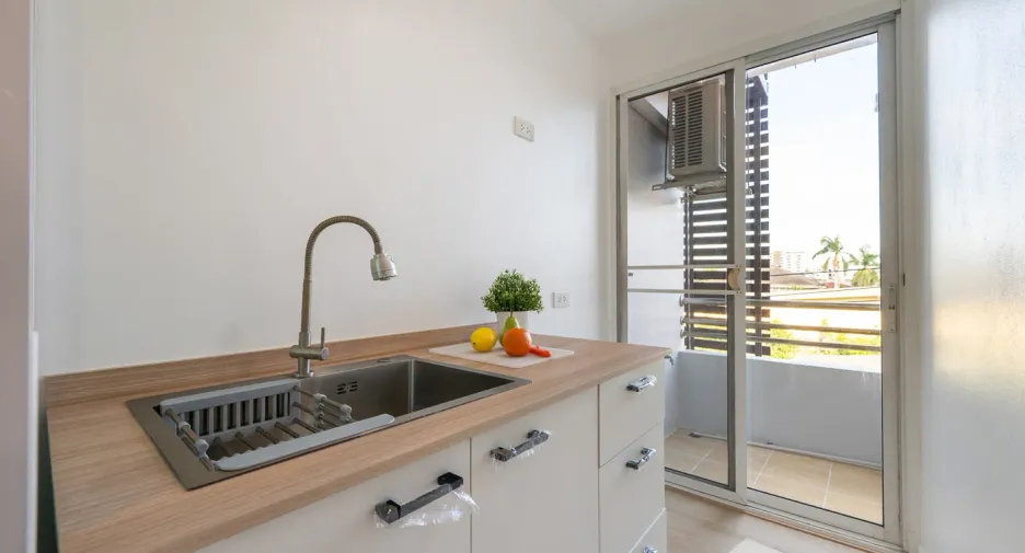 For sale studio condo in Phra Khanong, Bangkok