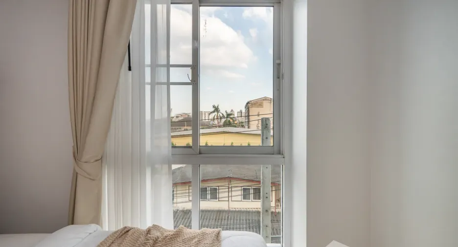 For sale studio condo in Phra Khanong, Bangkok