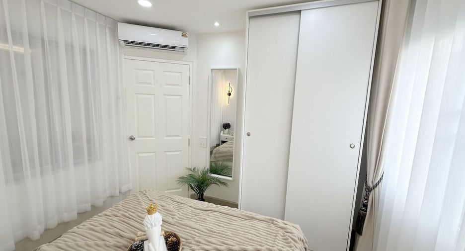For sale 1 bed condo in Bang Kapi, Bangkok