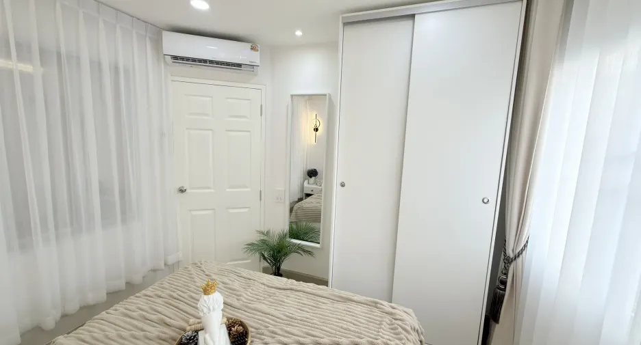 For sale 1 bed condo in Bang Kapi, Bangkok