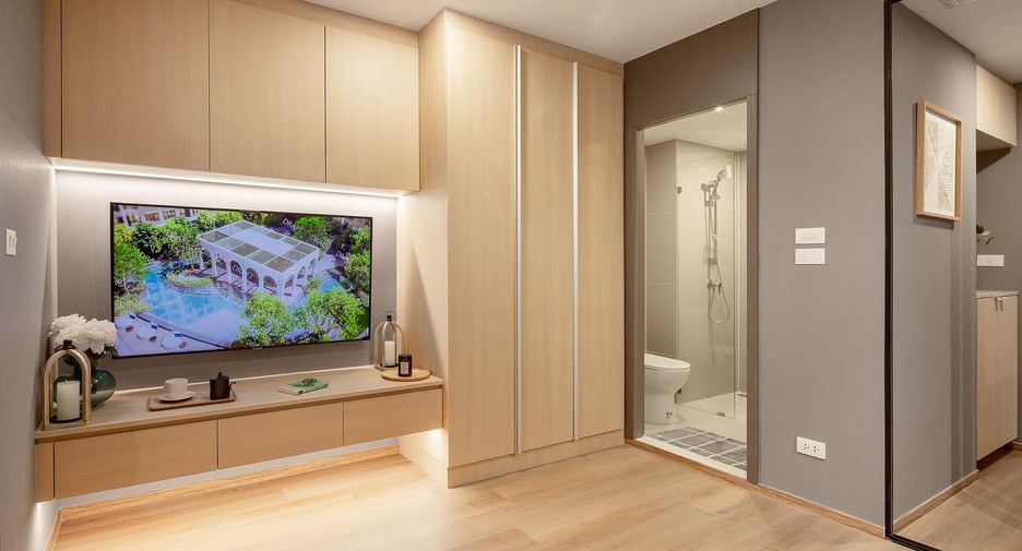 For sale 1 bed condo in Phra Khanong, Bangkok