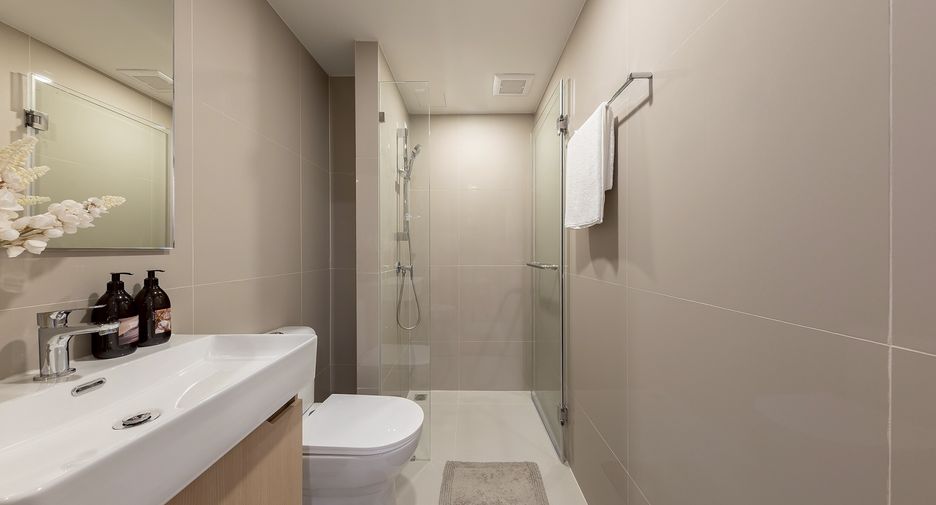 Condo en venta de 2 habitaciones en Phra Khanong, Bangkok