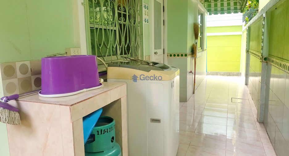 For rent 3 bedrooms house in North Pattaya, Pattaya