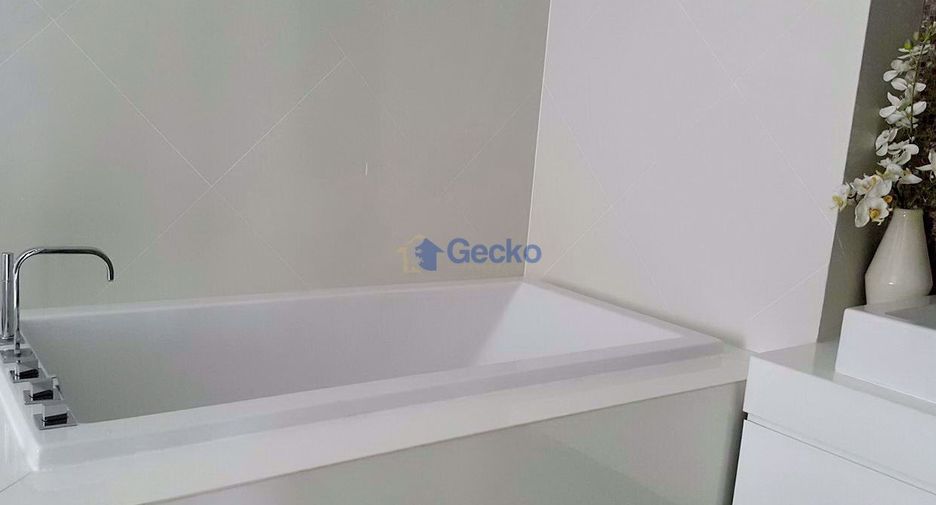 For rent and for sale 3 bedrooms condo in North Pattaya, Pattaya
