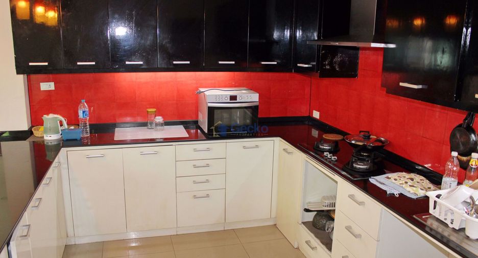 For sale 3 bedrooms house in East Pattaya, Pattaya