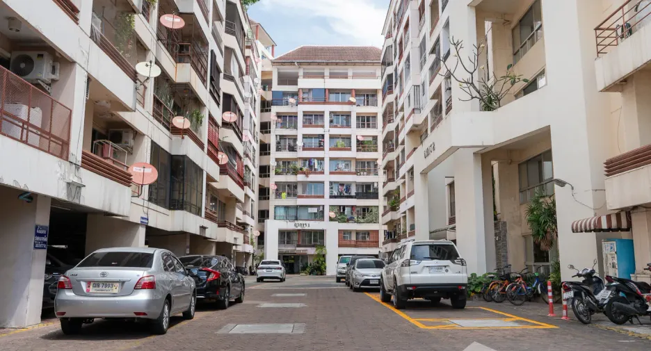 For sale 1 bed condo in Suan Luang, Bangkok