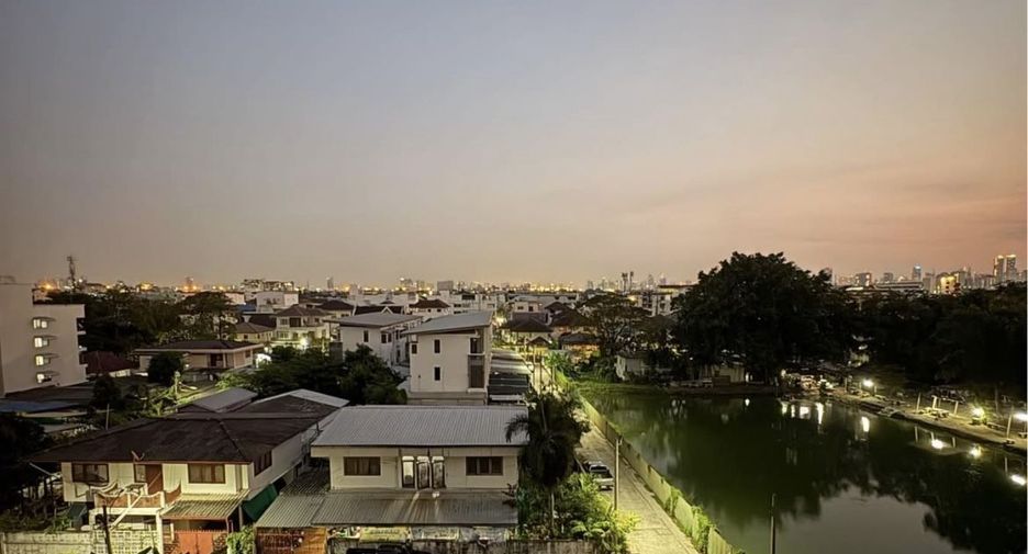 For sale スタジオ condo in Wang Thonglang, Bangkok