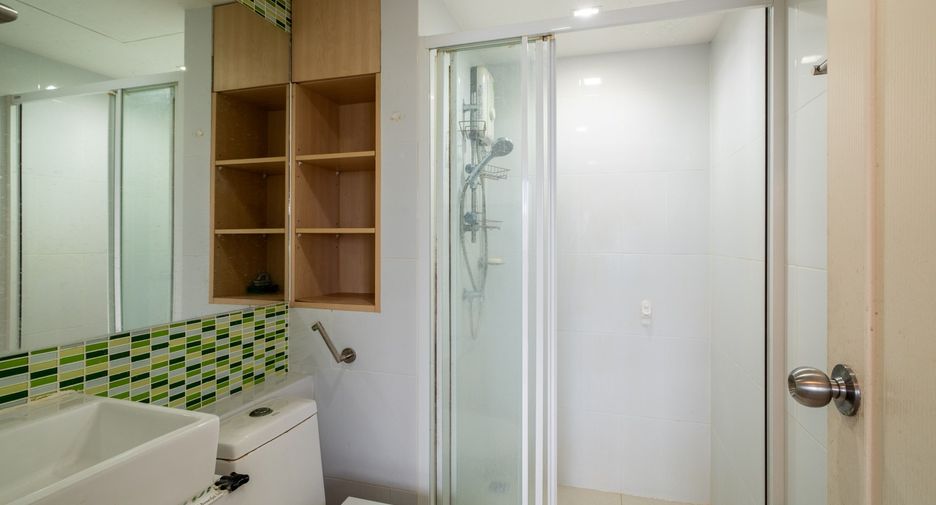 Продажа 2 спальни кондо в Пхра Кханонг, Бангкок