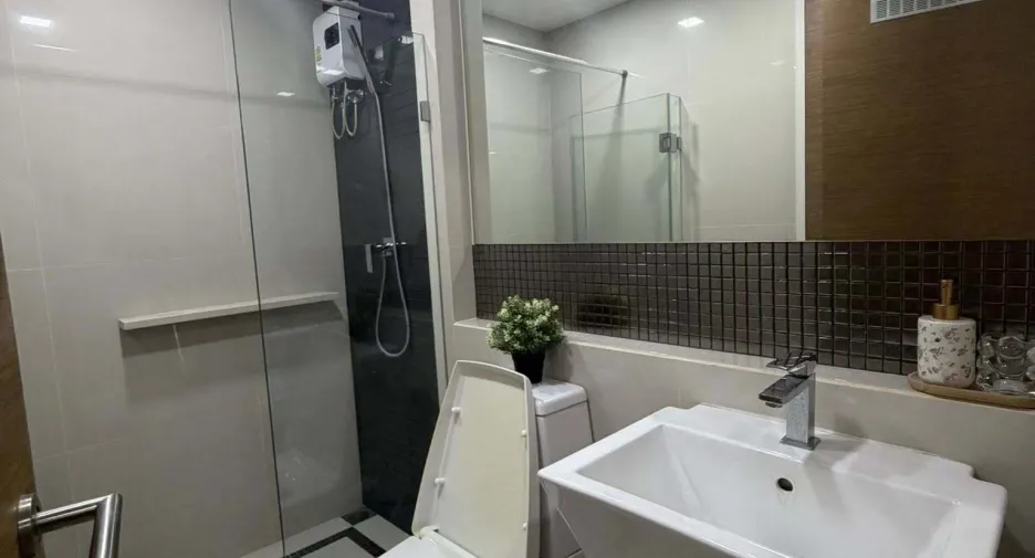 Wohnung zur Miete mit 2 Zimmer in Phra Khanong, Bangkok