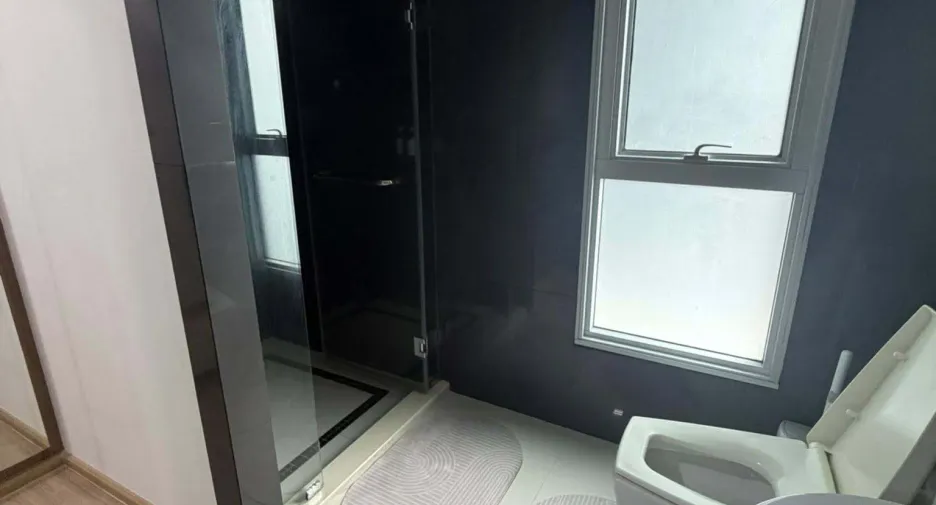 Wohnung zur Miete mit 2 Zimmer in Phra Khanong, Bangkok