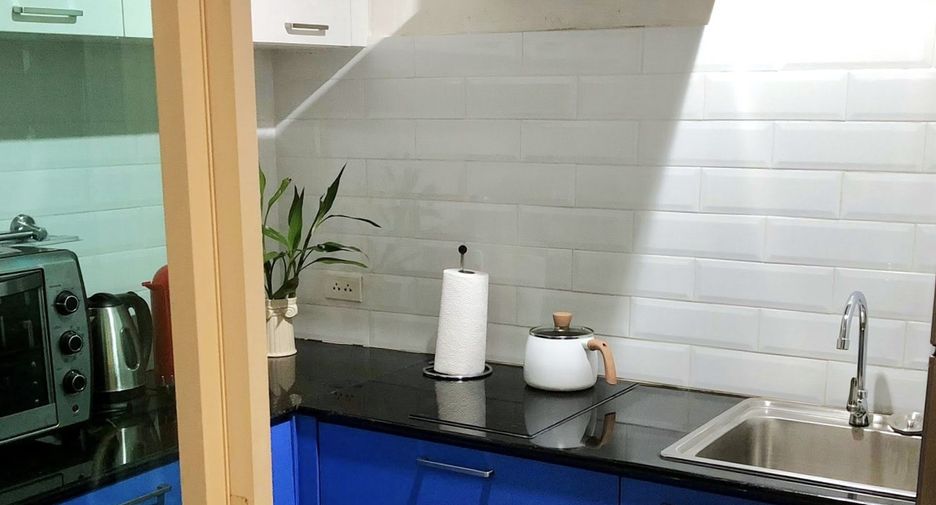 For rent 2 bedrooms condo in Watthana, Bangkok