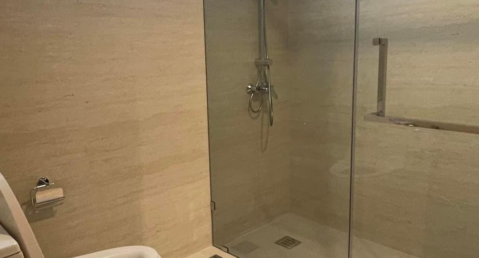 Wohnung zur Miete mit 3 Zimmer in Khlong Toei, Bangkok