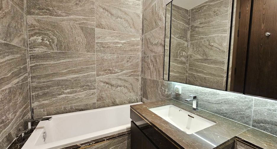 For rent and for sale 2 bedrooms condo in Khlong Toei, Bangkok