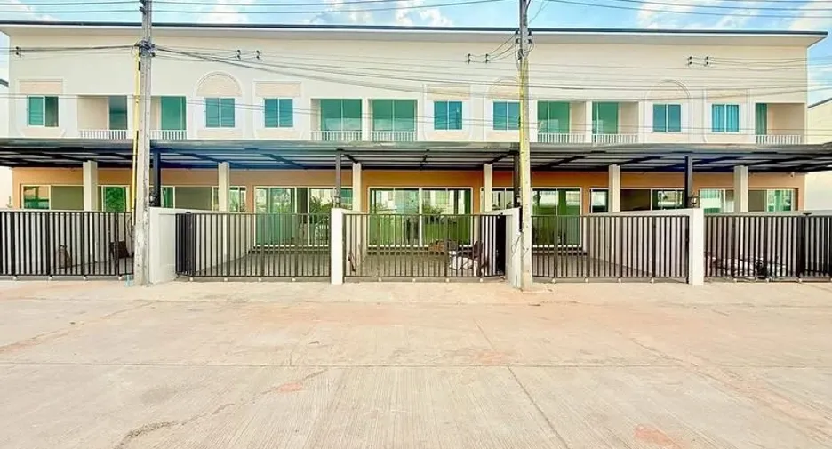 À vendre 2 chambres maison de ville à East Pattaya, Pattaya