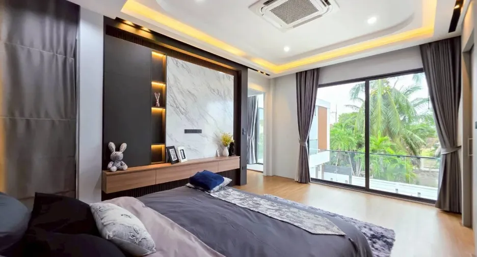 For sale 3 bedrooms villa in Bang Lamung, Chonburi