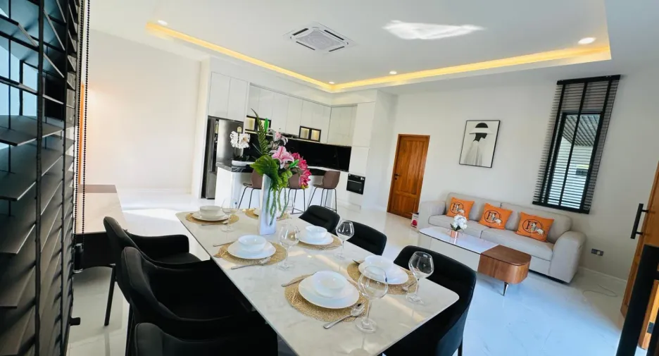 Villa en alquiler de 4 habitaciones en Huay Yai, Pattaya