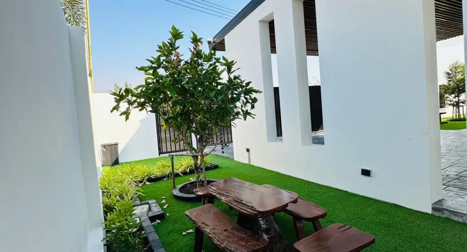 Villa en alquiler de 4 habitaciones en Huay Yai, Pattaya
