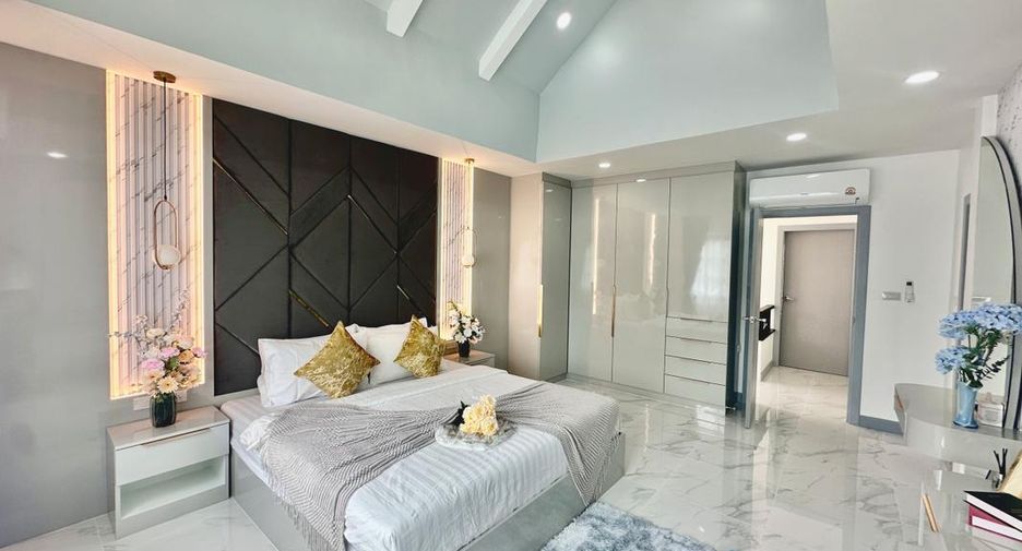For sale 4 bedrooms house in East Pattaya, Pattaya