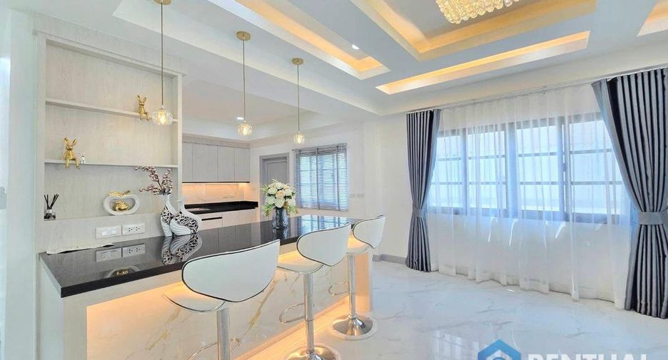 For sale 4 bedrooms house in East Pattaya, Pattaya