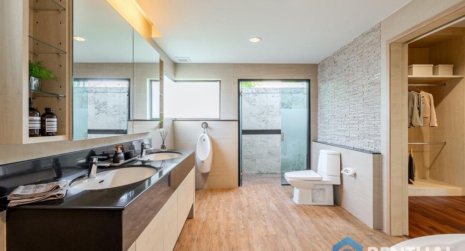 À louer et à vendre 3 chambres maison à Huay Yai, Pattaya