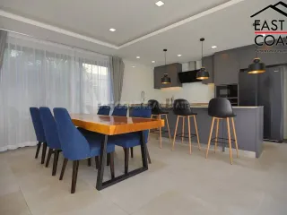 Haus zum Kauf mit 5 Zimmer in Bang Lamung, Chonburi