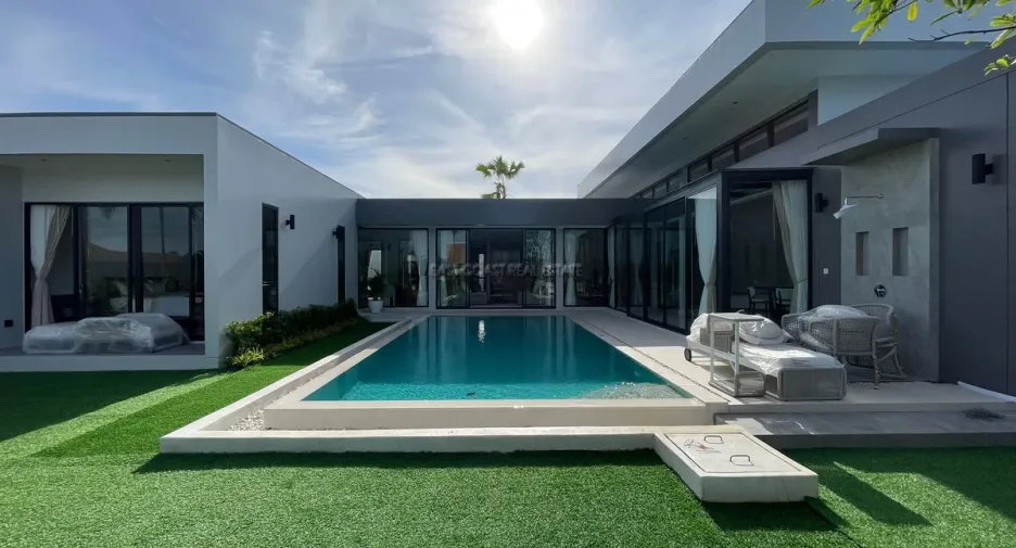 For rent and for sale 3 bedrooms house in Bang Lamung, Chonburi