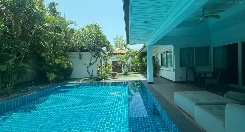 For sale 4 bedrooms house in Jomtien, Pattaya