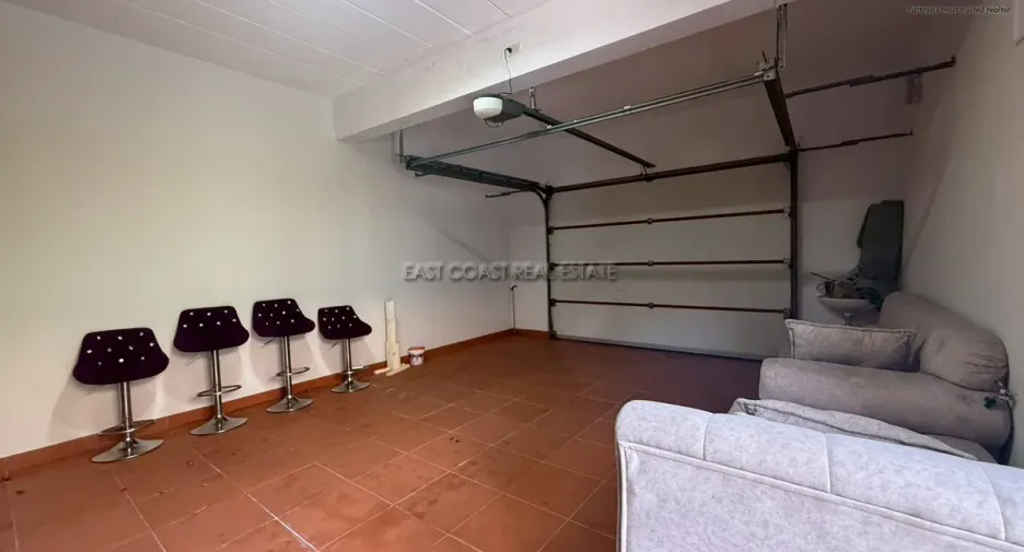For sale 4 bedrooms house in Jomtien, Pattaya