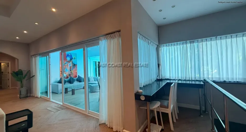 For sale 4 bedrooms house in Jomtien, Pattaya