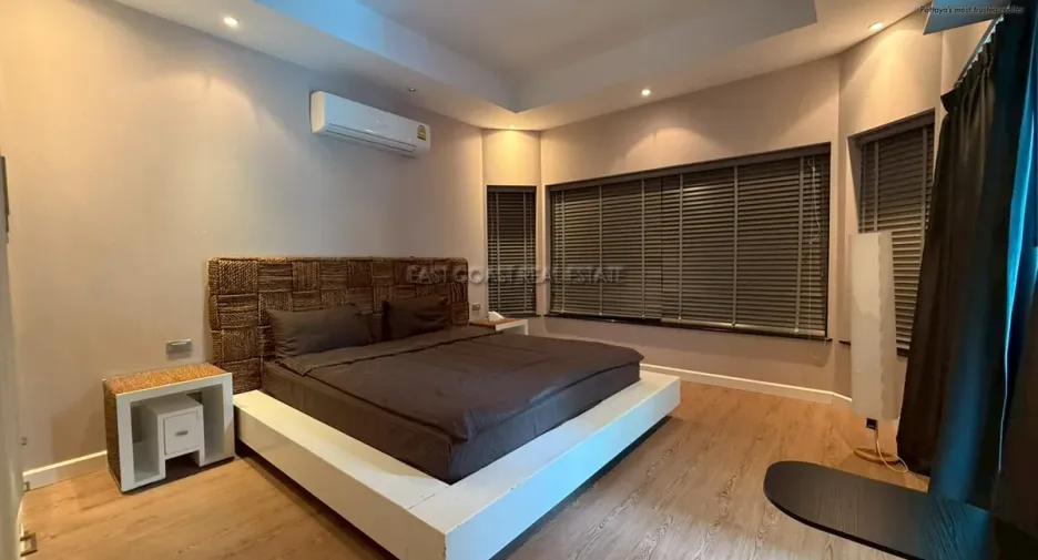 For sale 4 bedrooms house in Jomtien, Pattaya