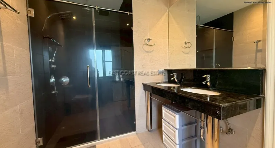 For sale 4 bedrooms house in Jomtien, Pattaya