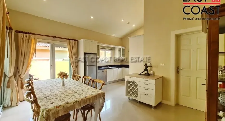 For rent and for sale 3 bedrooms house in Jomtien, Pattaya