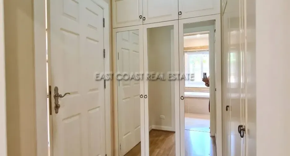 For rent and for sale 3 bedrooms house in Jomtien, Pattaya