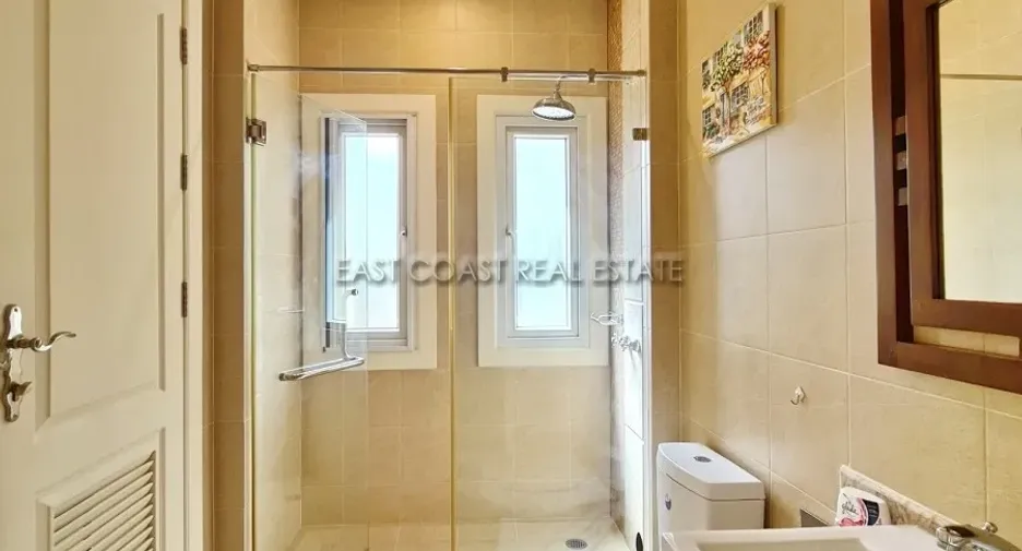 For rent and for sale 3 bedrooms house in Jomtien, Pattaya