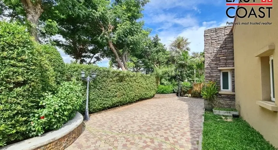 For rent and for sale 3 bedrooms house in Jomtien, Pattaya