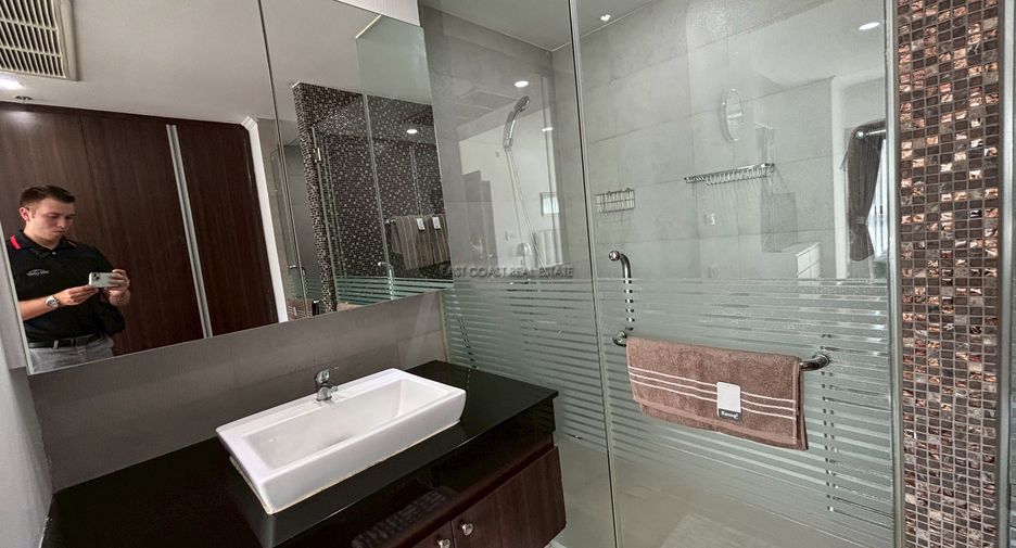 Condo en venta de 2 habitaciones en Pratumnak, Pattaya