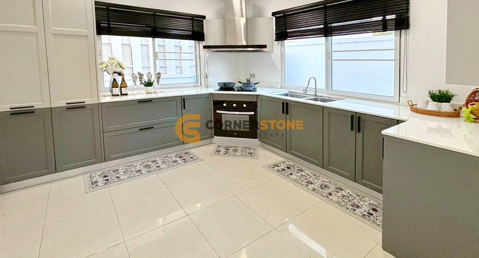 For rent 5 bedrooms house in East Pattaya, Pattaya