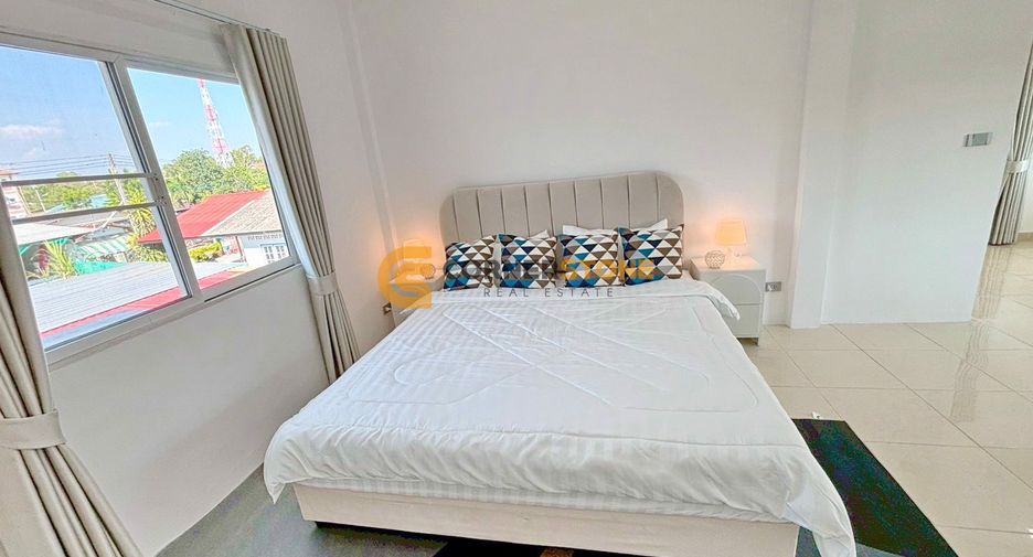 For rent 5 bedrooms house in East Pattaya, Pattaya