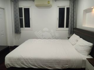 Casa en alquiler de 6 habitaciones en Bang Lamung, Chonburi