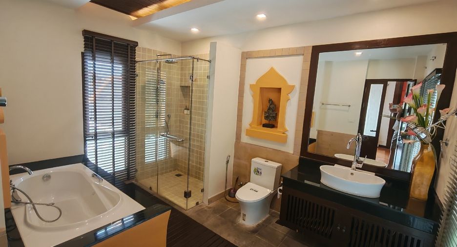For rent 5 bedrooms house in East Pattaya, Pattaya