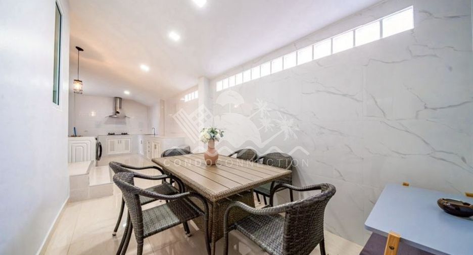 For sale 5 bedrooms house in Jomtien, Pattaya