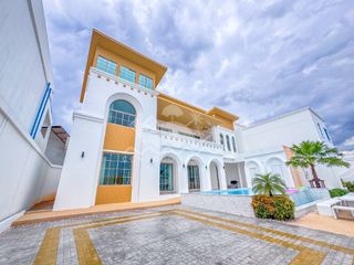 Casa en venta de 5 habitaciones en Bang Lamung, Chonburi