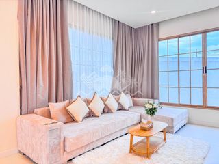 Casa en venta de 5 habitaciones en Bang Lamung, Chonburi