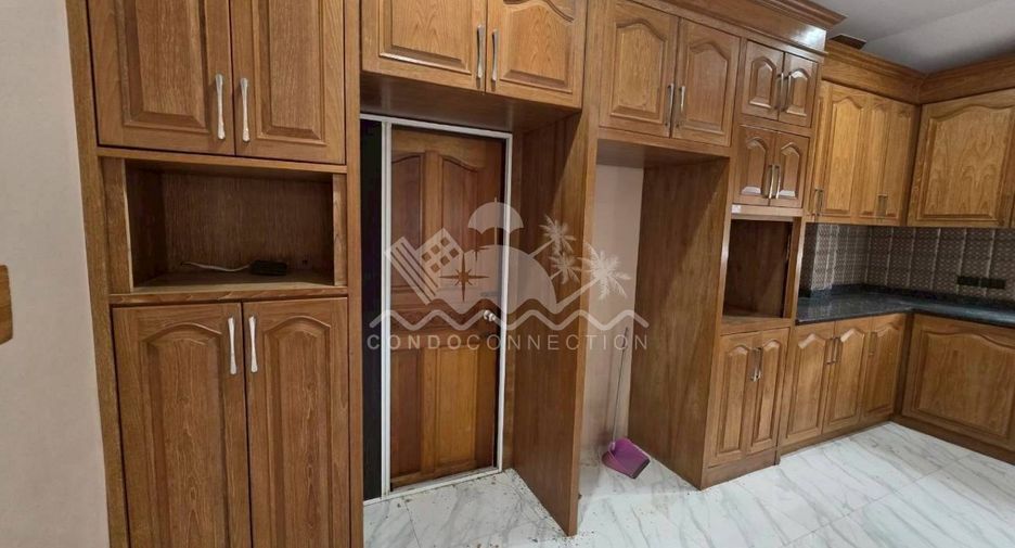 Haus zum Kauf mit 3 Zimmer in Sattahip, Chonburi