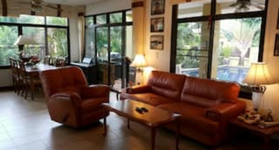 À vendre 4 chambres maison à Sattahip, Chonburi
