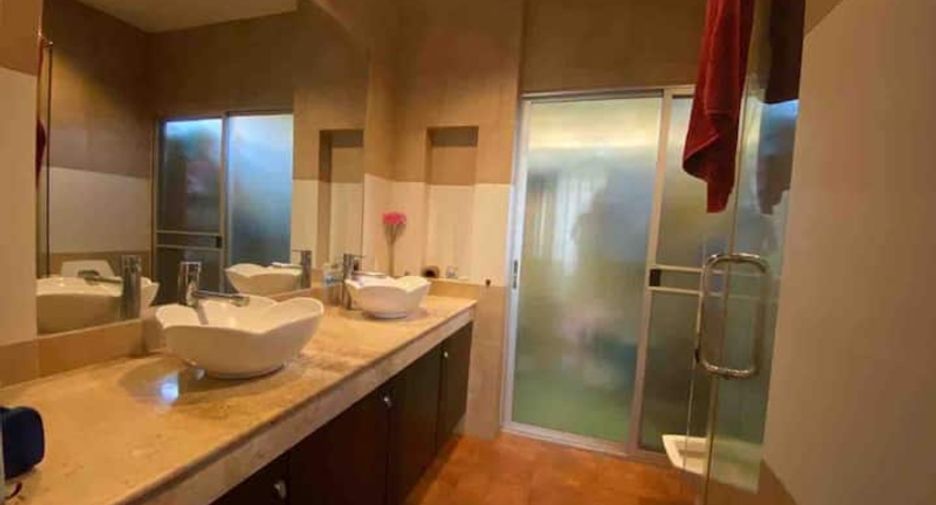 À vendre 4 chambres maison à Sattahip, Chonburi