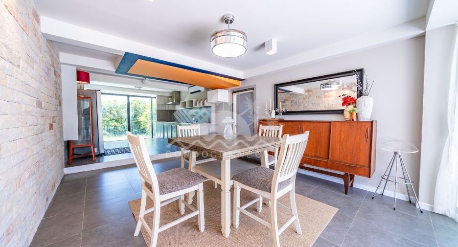 For sale 4 bedrooms house in East Pattaya, Pattaya