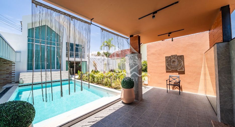 For sale 4 bedrooms house in East Pattaya, Pattaya