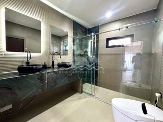 Casa en venta de 5 habitaciones en Bang Lamung, Chonburi